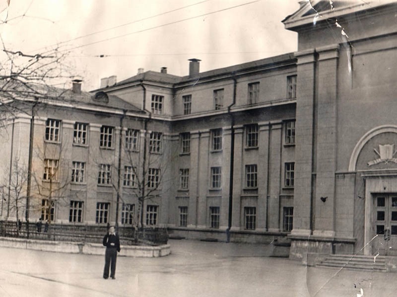 Фотография школы.