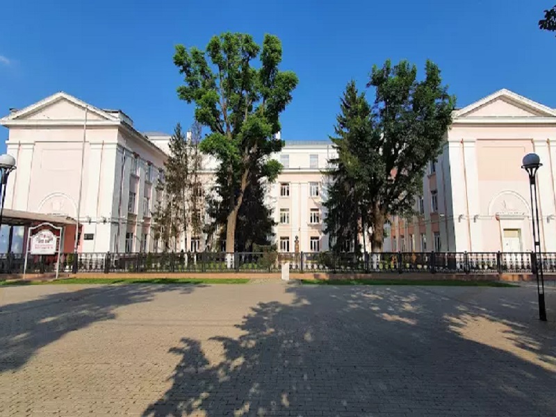 Фотография школы.