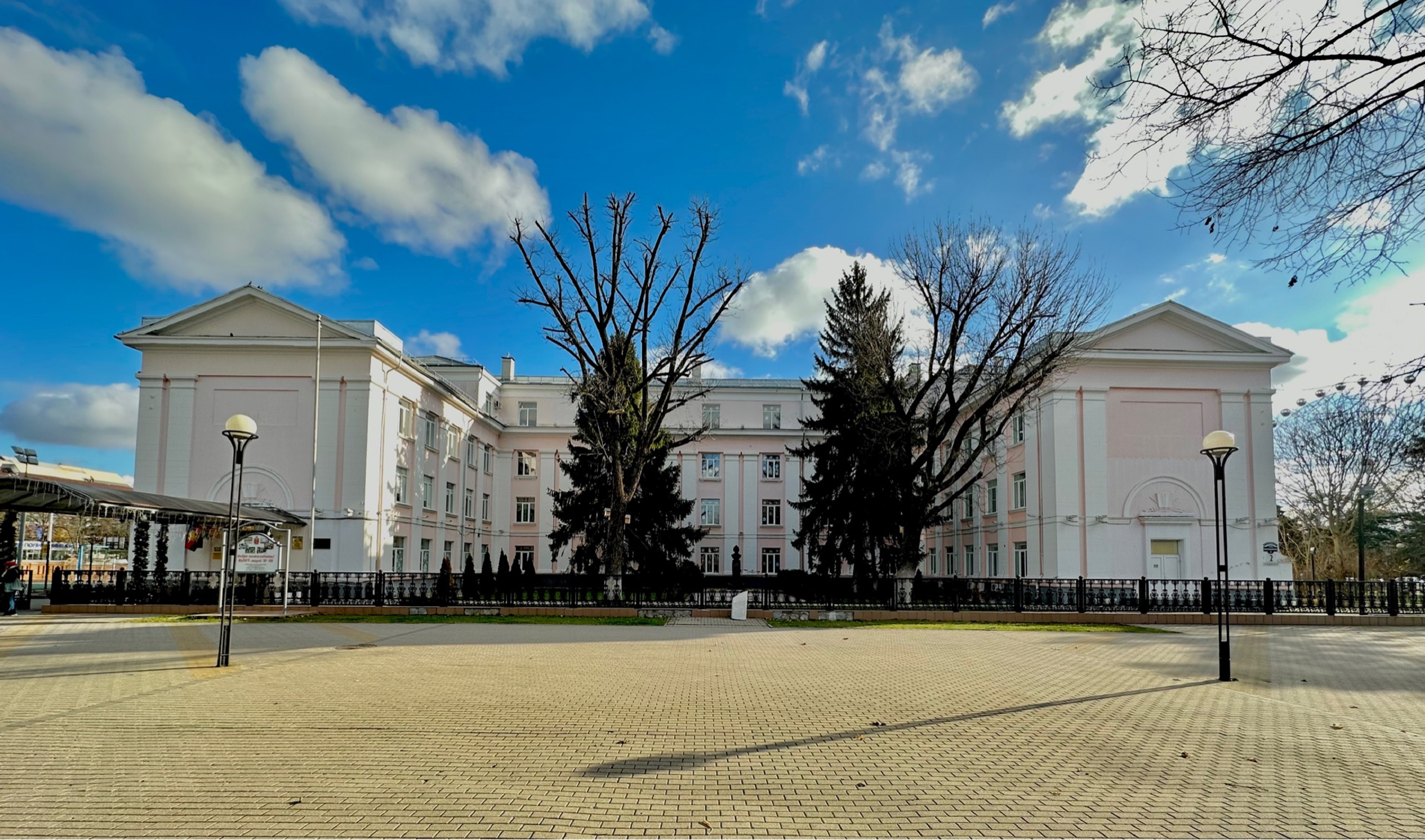 Фотографии школы.